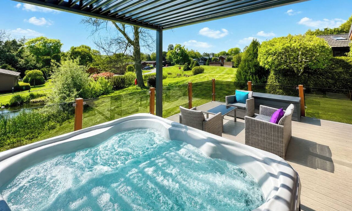 Raywell Ski Chalet | 2 bedroom accommodation in Raywell, Beverley
