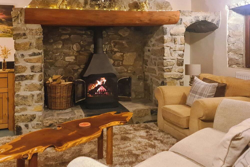 Porthyrhyd Cottage | 2 bedroom accommodation in Pontyberem, Carmarthenshire