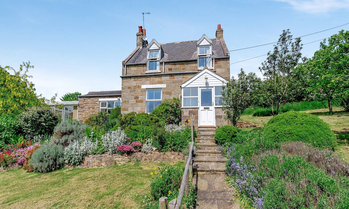 Briggswath Cottage | 2 bedroom accommodation in East Barnby, near Whitby