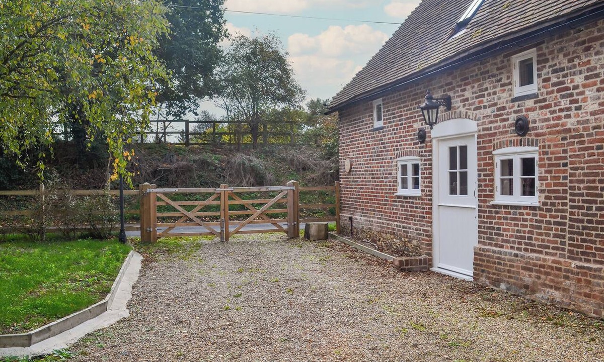 Ashford Cottage | 2 bedroom accommodation in Hothfield