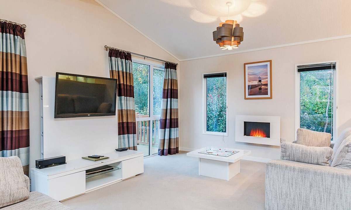 Cheddar Ski Chalet | 2 bedroom accommodation in Cheddar