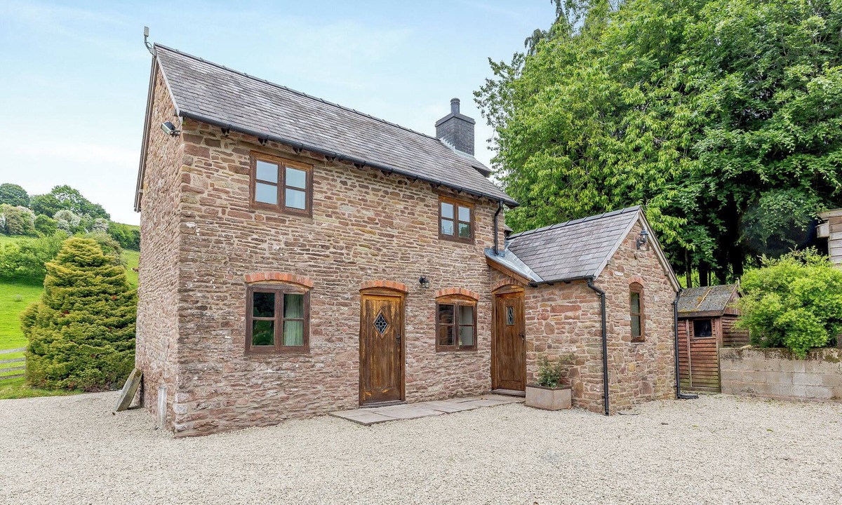 Munslow Cottage | 2 bedroom accommodation in Clee St. Margaret, near Craven Arms
