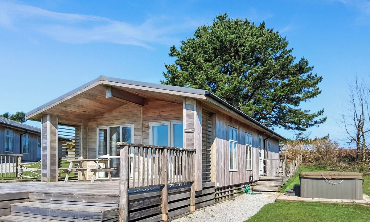 Carnmenellis Ski Chalet | 2 bedroom accommodation in Carnmenellis, Nr Falmouth