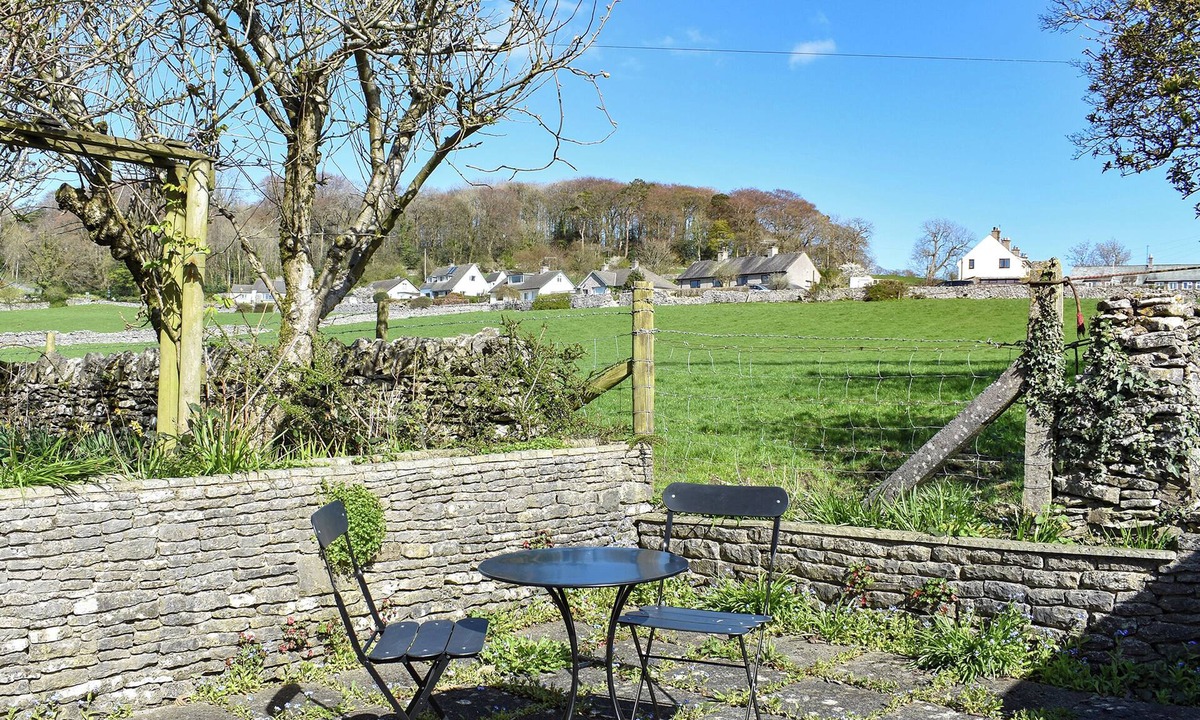 Levens Cottage | 2 bedroom accommodation in Levens, near Kendal