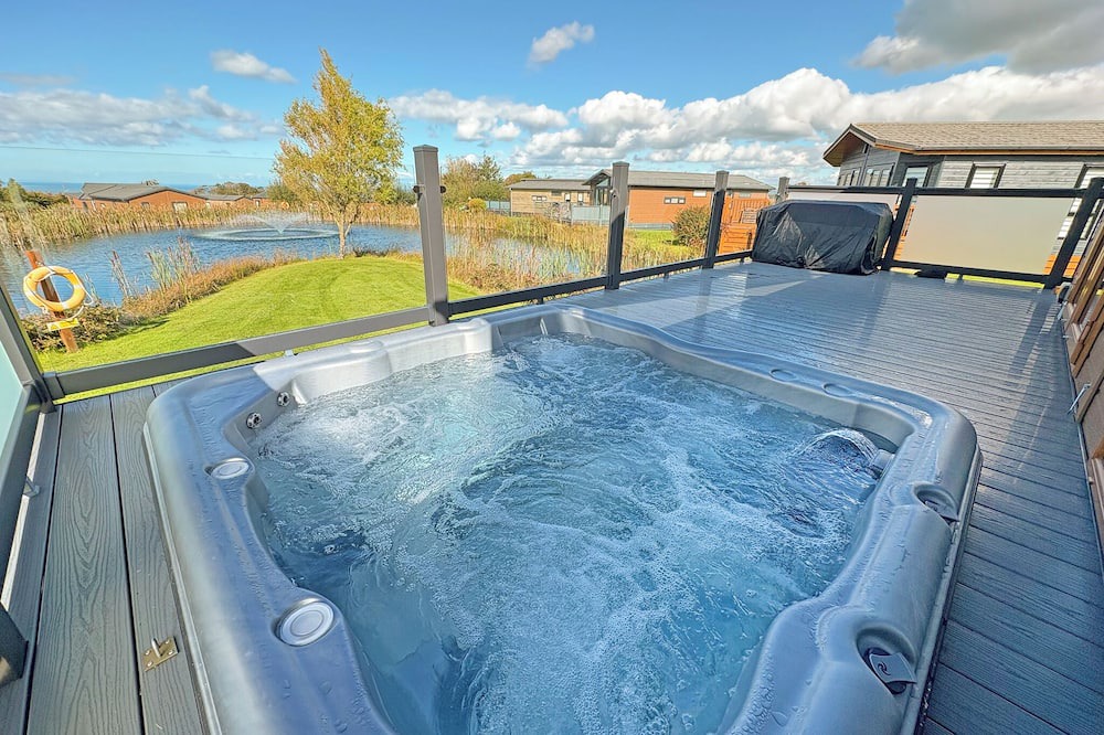 Llansantffraed Ski Chalet | 2 bedroom accommodation in Llanon