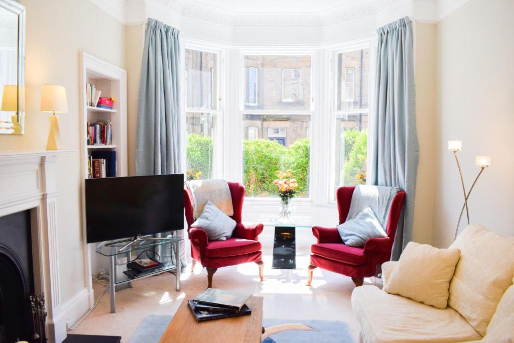 Morningside Apartment | 2 Bedroom Edinburgh Flat With Garden