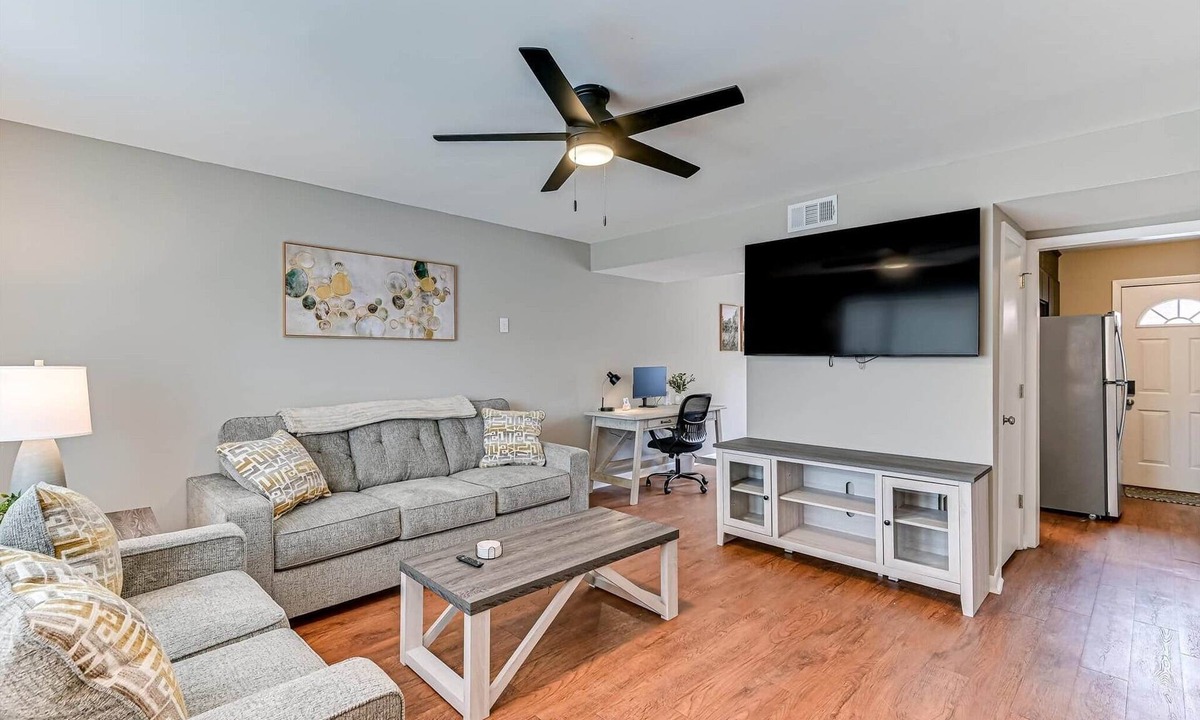 Summerville House | 2 Bedroom Furnished Townhome Augusta 2487A