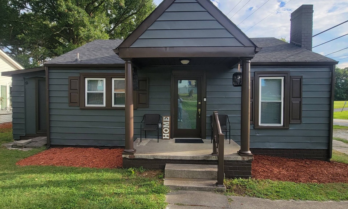 Kannapolis House | 2 BEDROOM Vacation Home Like No Other Near Highway and Downtown Area.