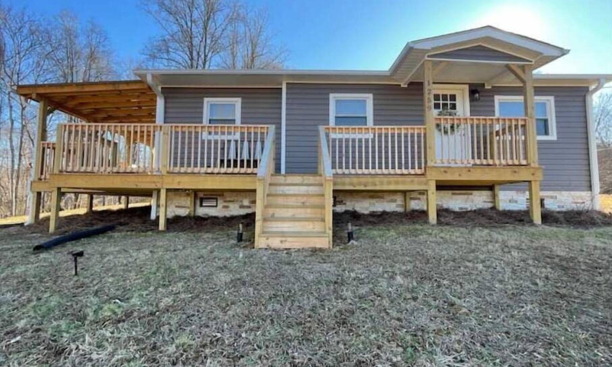 Mount Airy House | 2-bedroom vacation home 11 minutes from The Andy Griffith Museum