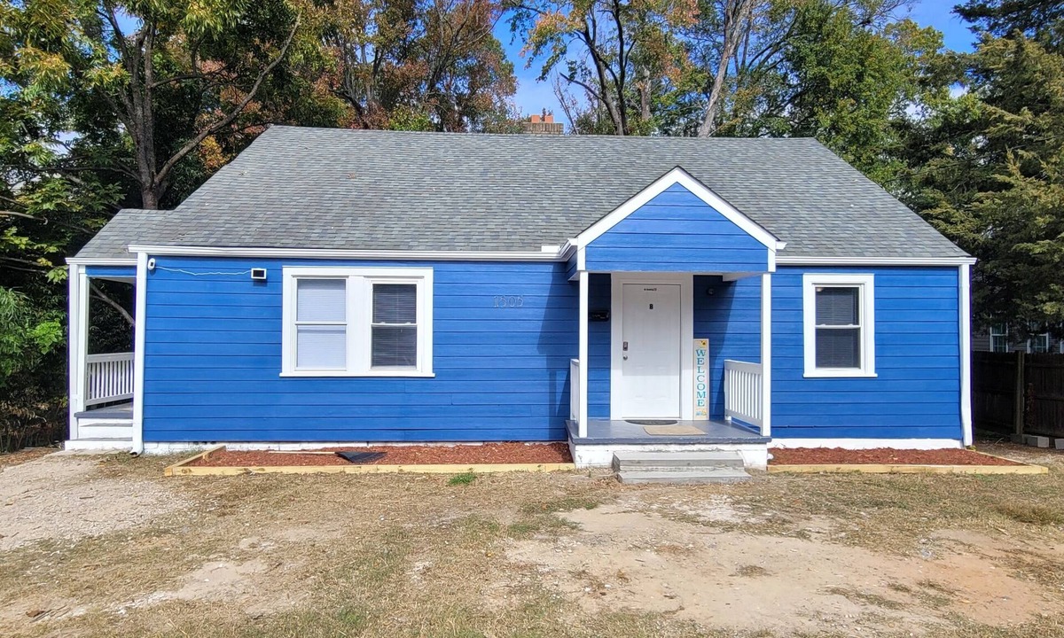 East Durham House | 2 bedrooms 1 bath (duplex) in East Durham. Unit B