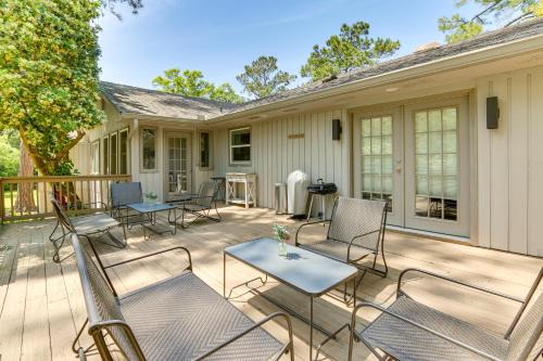 Sea Pines House | 2 Mi to Beach! Sea Pines Resort Home w/Large Yard