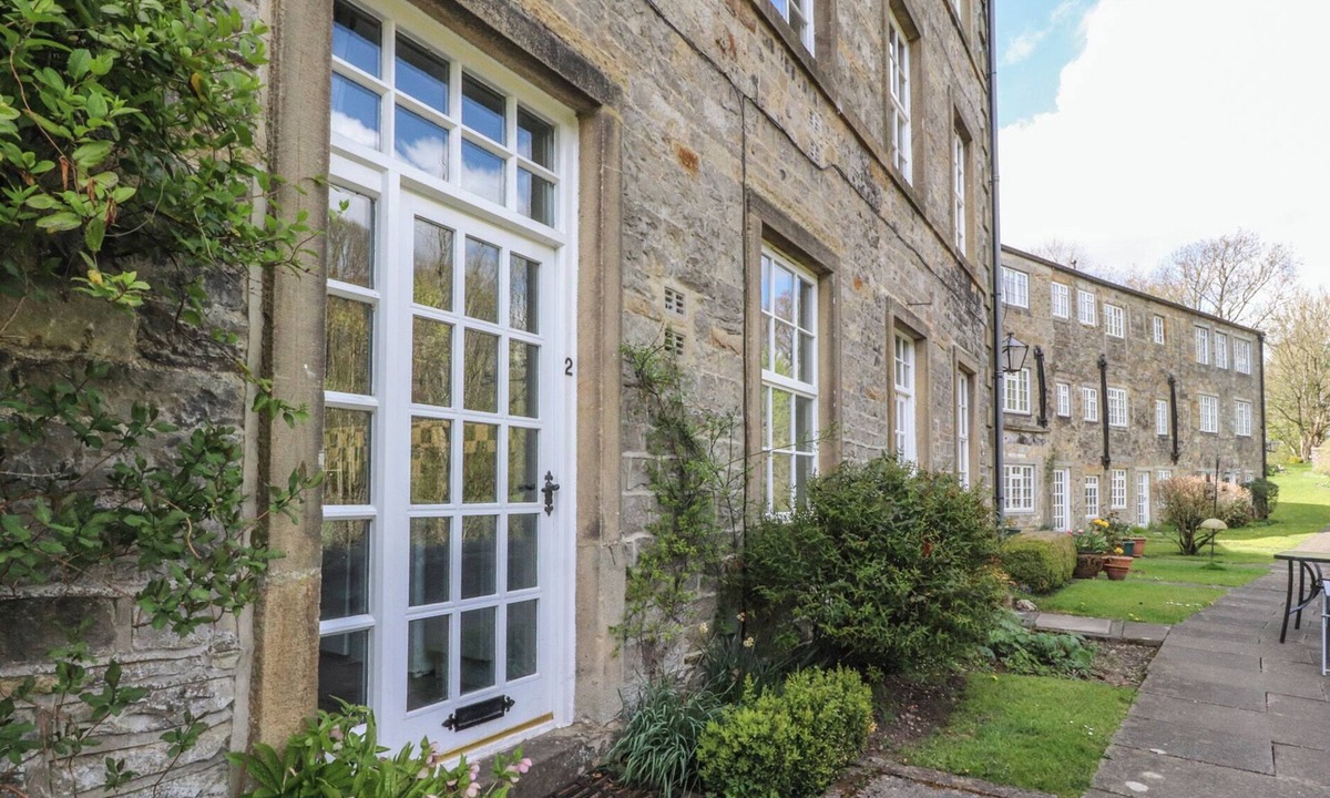 Airton House | 2 Riverside Walk