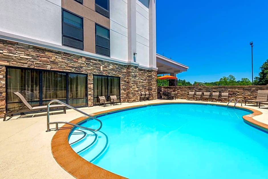 Wilkesboro Hotel | 2-Star Hotel ∙ Hampton Inn Wilkesboro