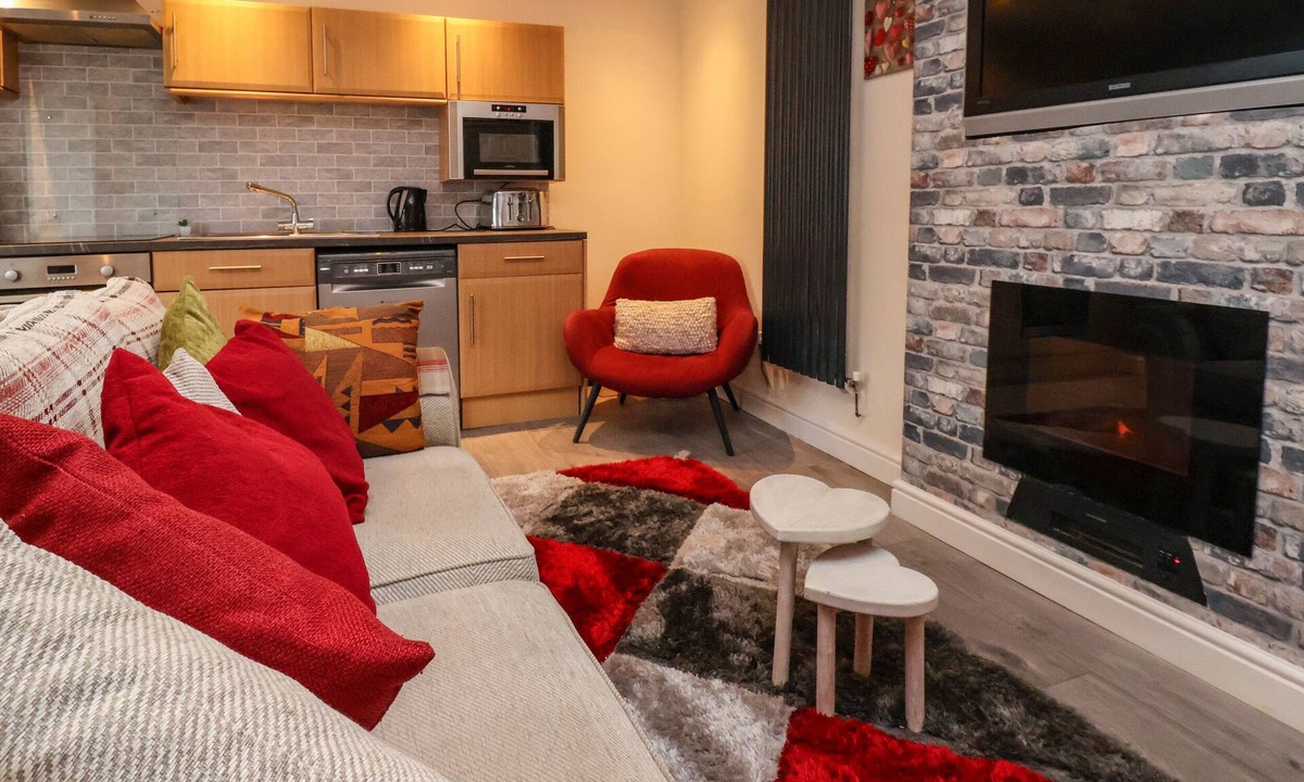 Gwersyllt Cottage | 2 Stoneleigh Cottage