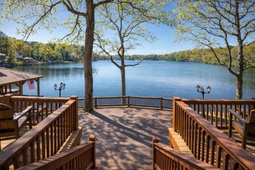 Titus House | 2-Tier Dock w/Lift! Jordan Lake Family Retreat