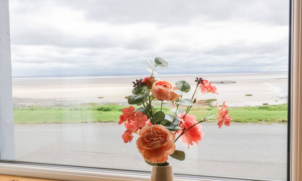 Cummertrees Cottage | 2 Whiterow