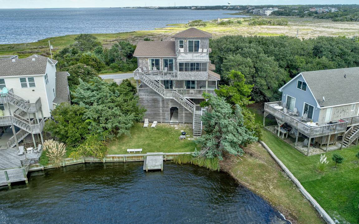 Brigands' Bay House | 200 m² House ∙ 4 bedrooms ∙ 8 guests