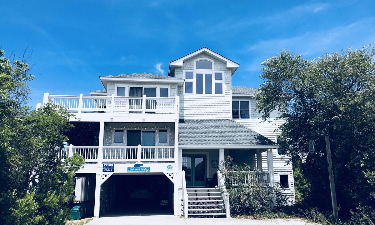 Pine Island House | 2025 Open weeks discounted ~150 yards to ocean ~ 4 master suites ~ Pups welcome