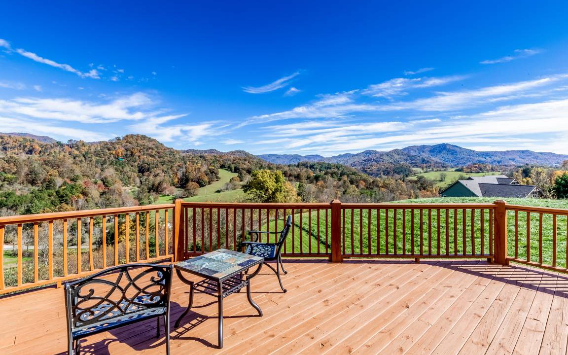 River Ridge House | 204 m² House ∙ 4 bedrooms ∙ 10 guests