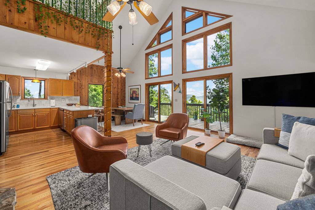 Skyland House | 211 m² House ∙ 3 bedrooms ∙ 6 guests
