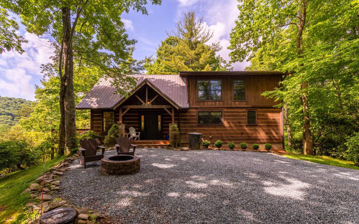 Boone Cabin | 212 m² Cabin ∙ 3 bedrooms ∙ 11 guests