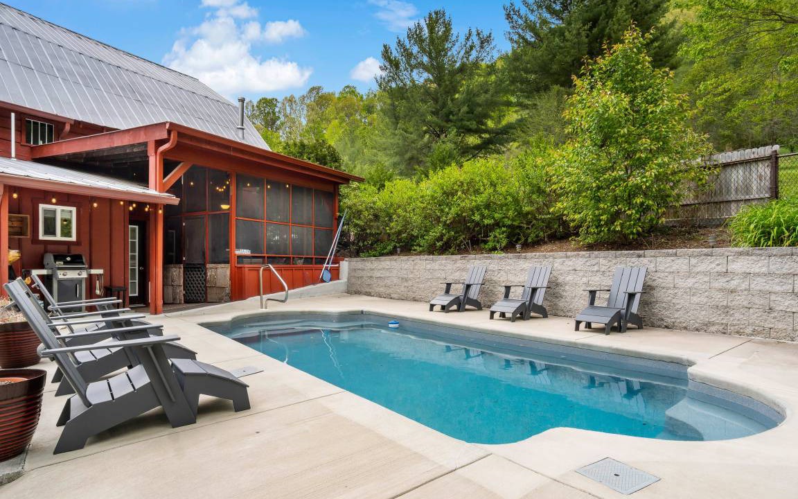 Weaverville House | 215 m² House ∙ 2 bedrooms ∙ 8 guests
