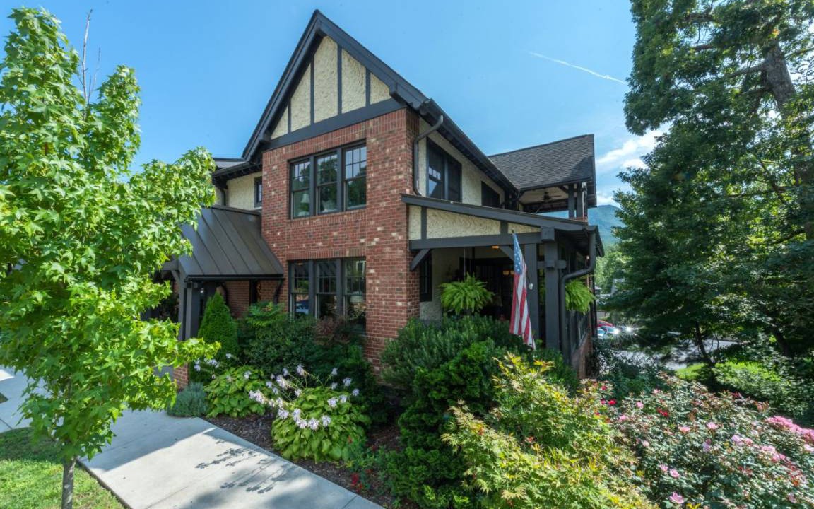 Cheshire House | 234 m² House ∙ 3 bedrooms ∙ 6 guests