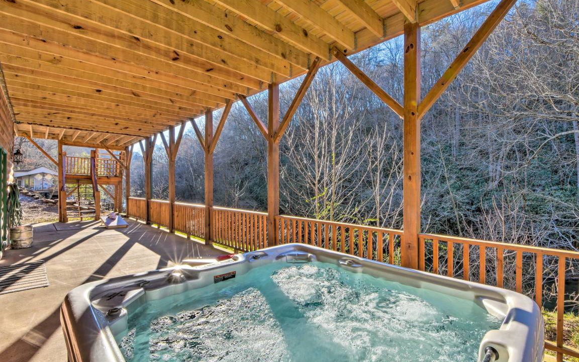 Marble House | 241 m² House ∙ 3 bedrooms ∙ 8 guests