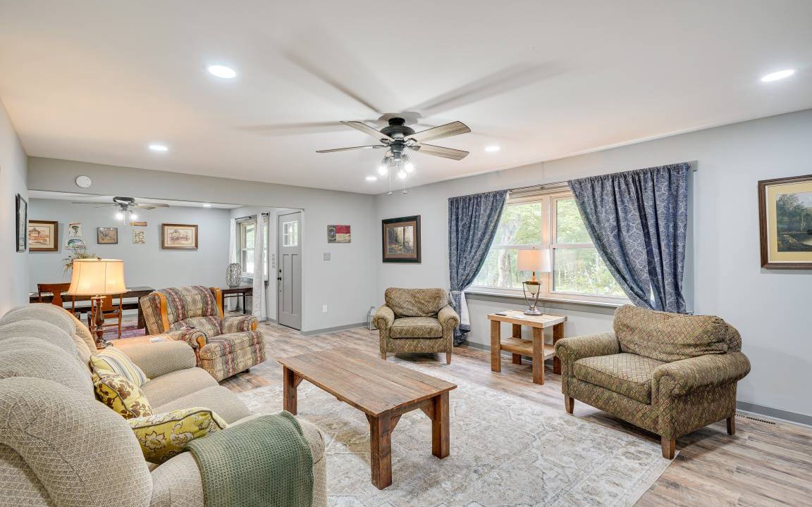 Creedmoor House | 278 m² House ∙ 5 bedrooms ∙ 7 guests