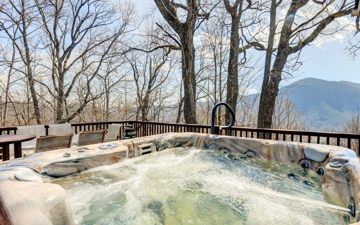 Maggie Valley House | 278 m² House ∙ 3 bedrooms ∙ 14 guests