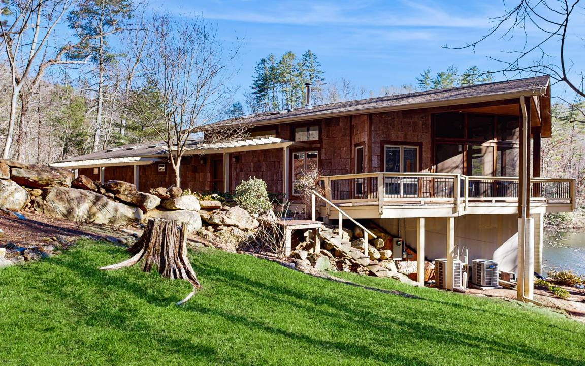 Tuckasegee House | 279 m² House ∙ 5 bedrooms ∙ 12 guests