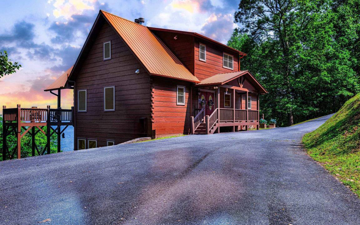 Brasstown House | 297 m² House ∙ 5 bedrooms ∙ 10 guests