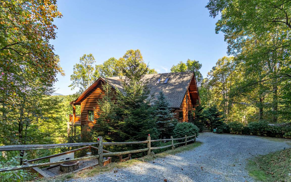 Banner Elk Cabin | 299 m² Cabin ∙ 3 bedrooms ∙ 12 guests