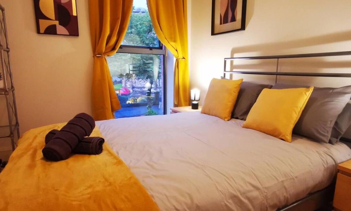 Ormeau Apartment | 2BR Modern Luxury Loft Apartment
