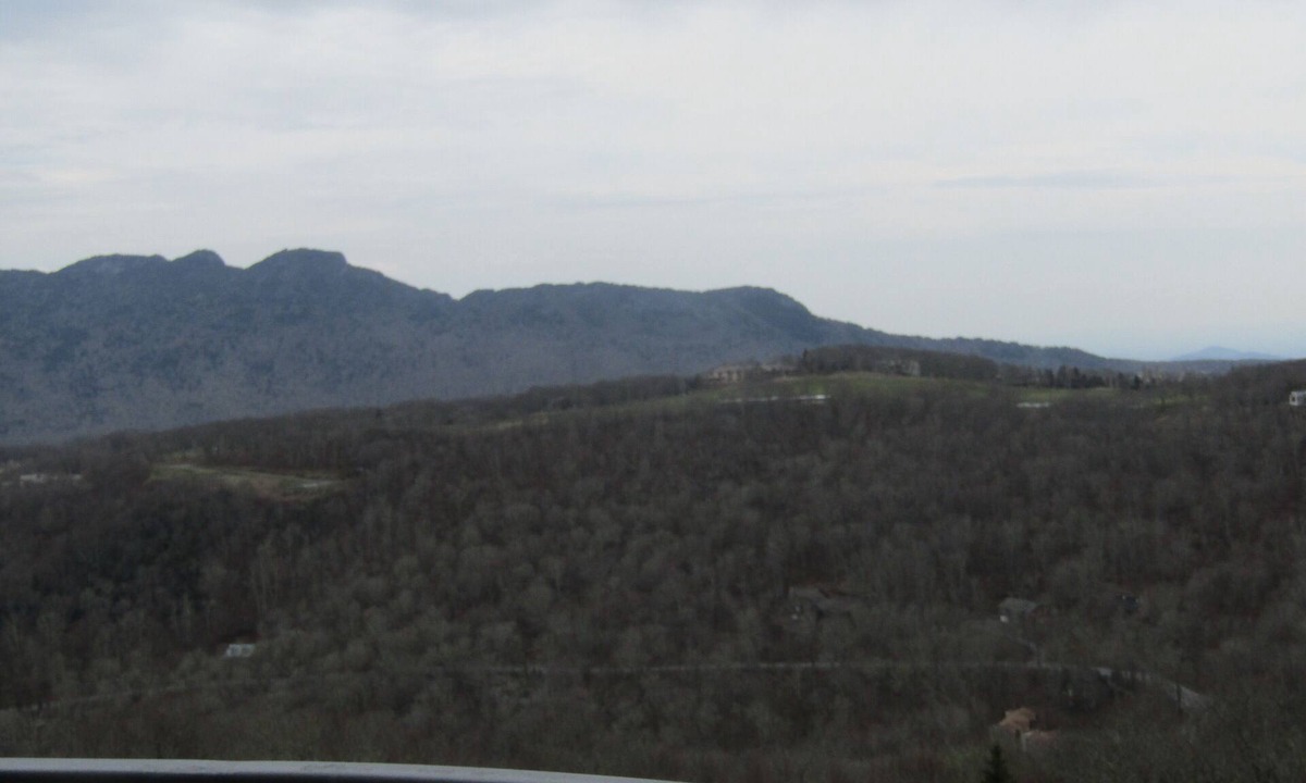Sugar Mountain Condo | 2nd Floor Sugar Top 2210, Grandfather Mtn views, rented by Sugar Mtn Lodging