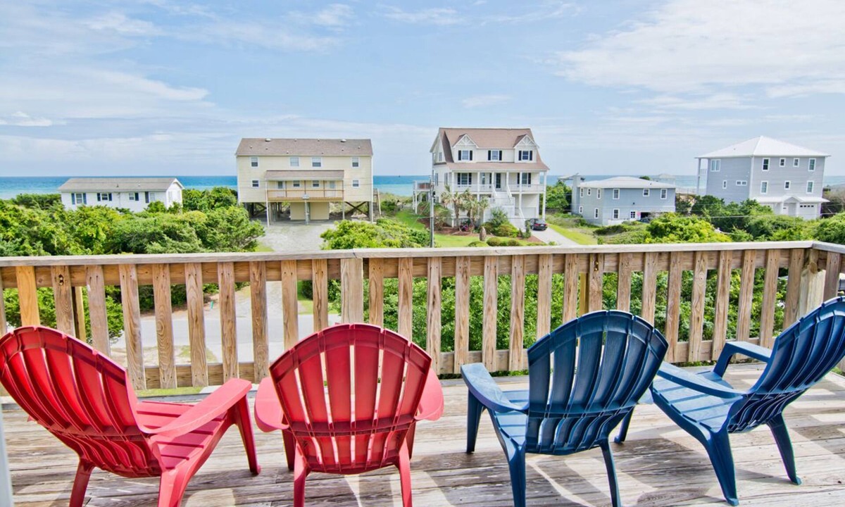 Emerald Isle House | 2ND ROW. See/Hear The Ocean. 10% OFF WEEK STAY 8/16-9/6. Dogs stay free