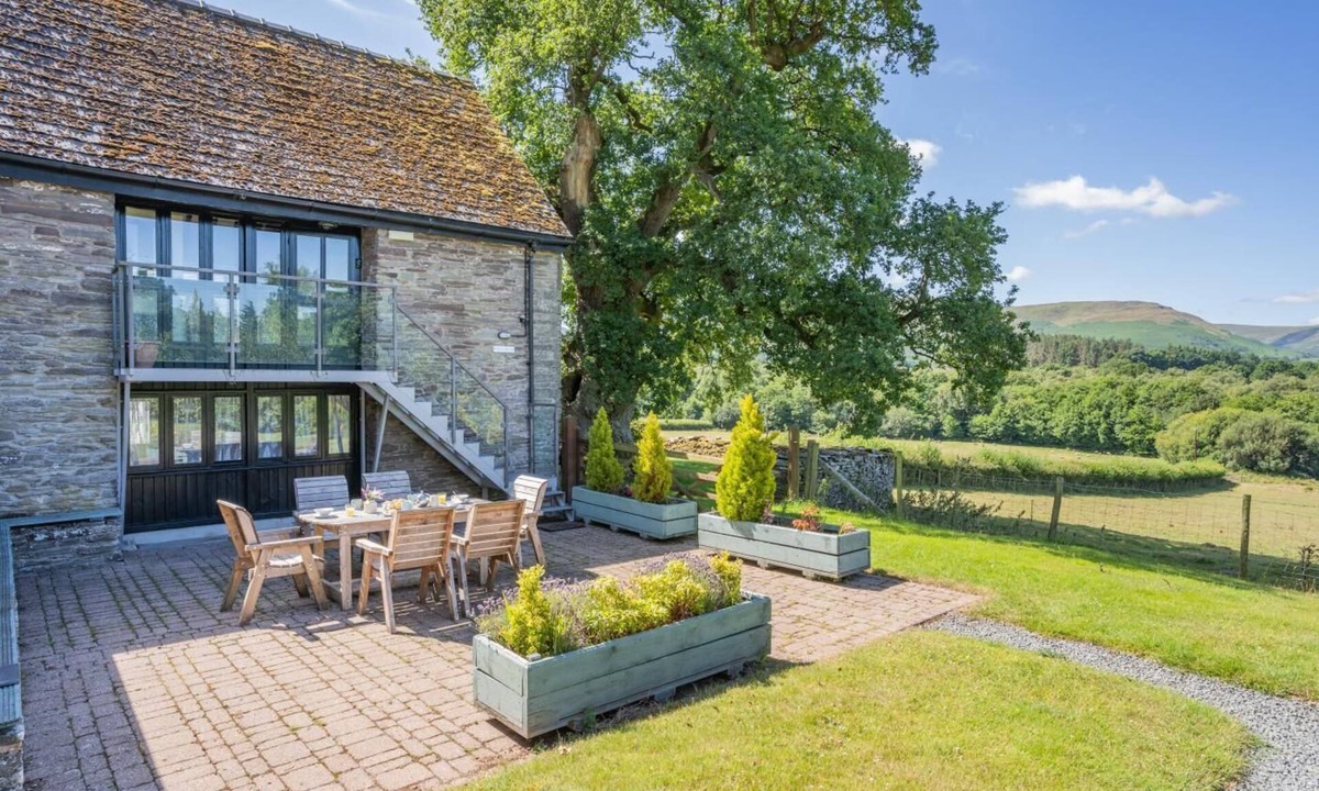 Brecon Cottage | 3 Bed in Cantref (oc-w32630)