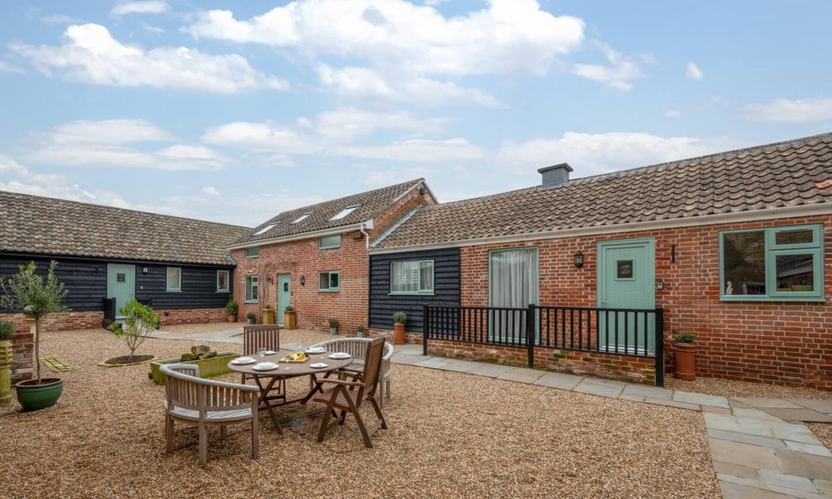 Sudbury Cottage | 3 Bed in Great Waldingfield (oc-ac2)