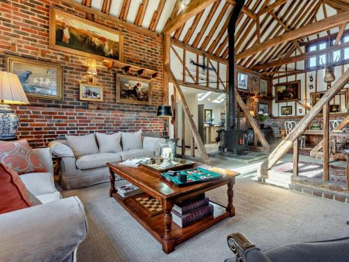 Heathfield House | 3 Bed in Heathfield oc-93718