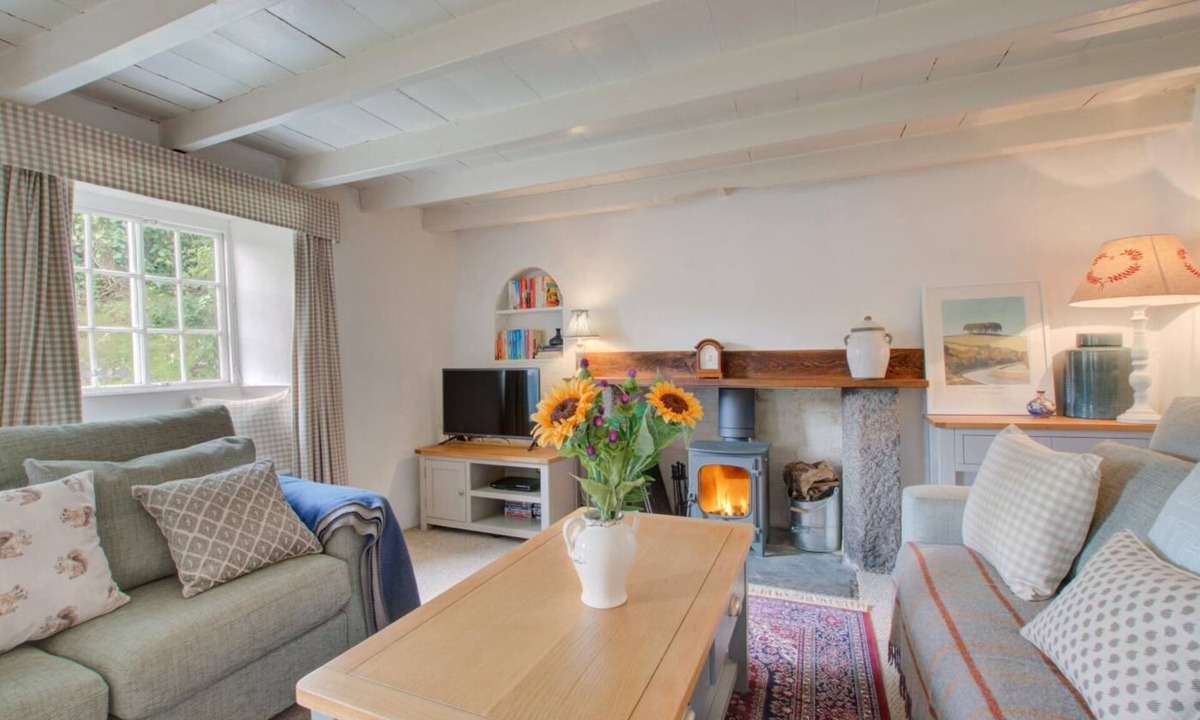 Helford Cottage | 3 Bed in Helford (oc-hcmimo)