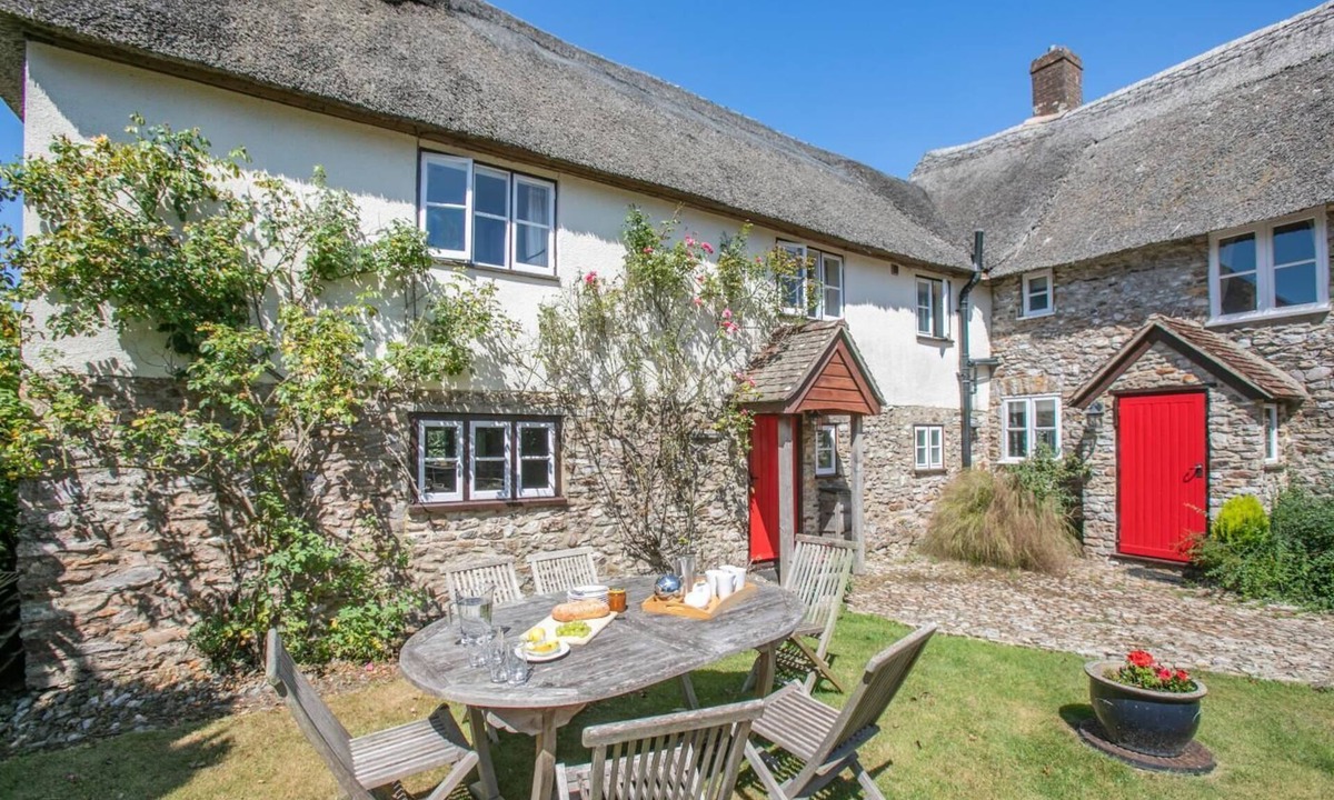 Honiton Cottage | 3 Bed in Honiton (oc-c32662)