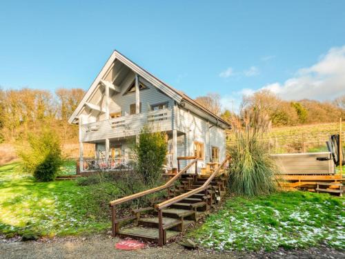 Carlton-in-Cleveland Cabin | 3 Bed in Middlesbrough oc-77735