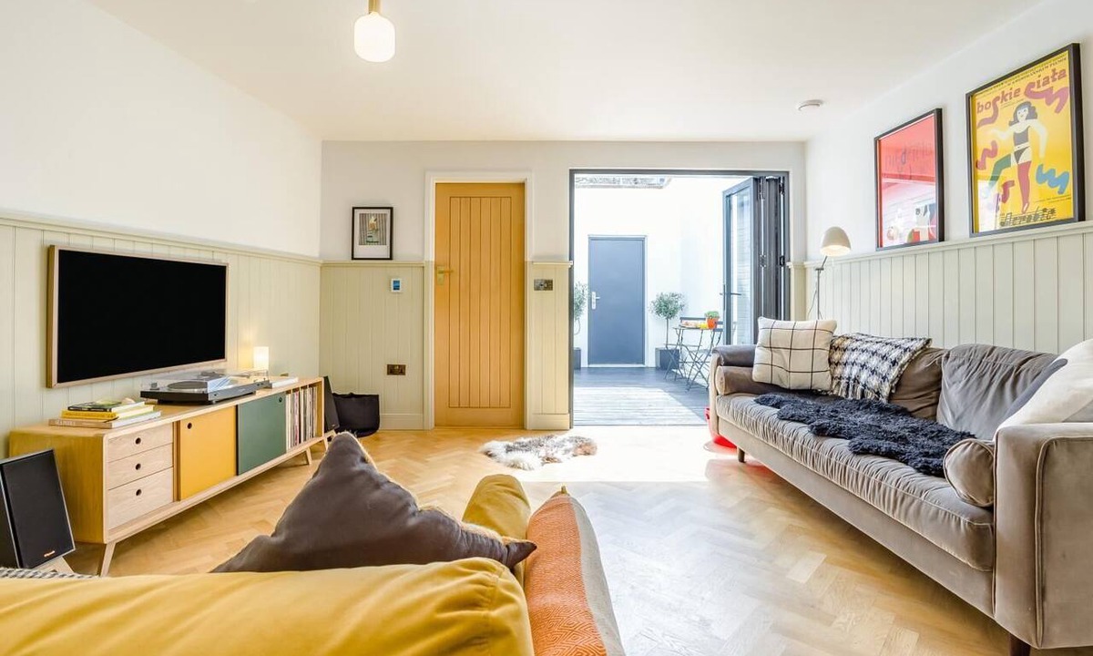 Ramsgate Cottage | 3 Bed in Ramsgate (oc-m42444)