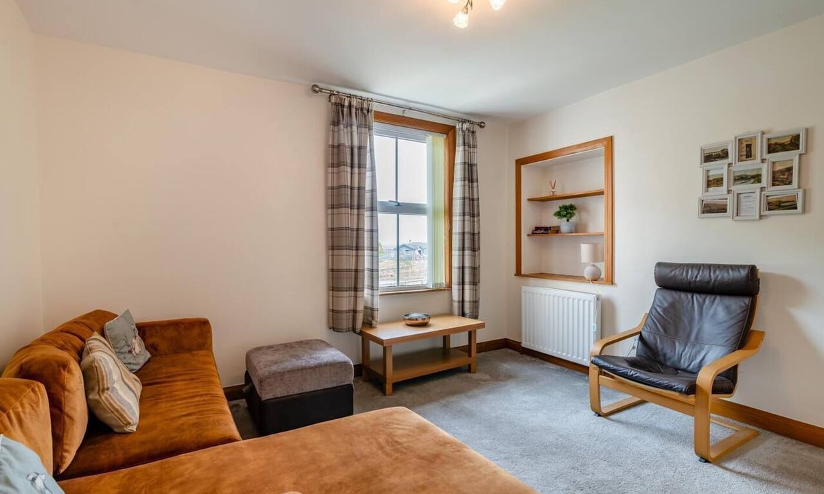 Sandsend Cottage | 3 Bed in Sandsend (oc-wa081)