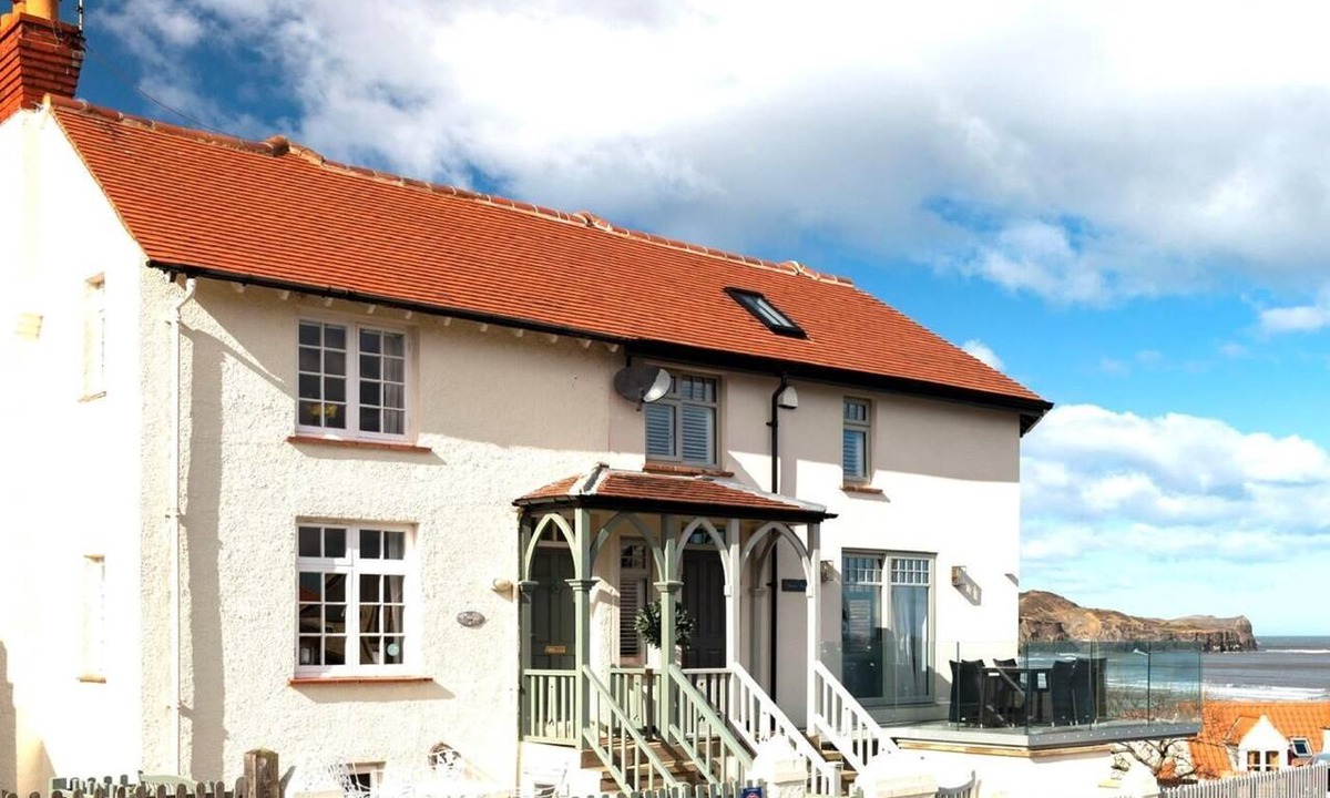 Sandsend Cottage | 3 Bed in Whitby (oc-86968)