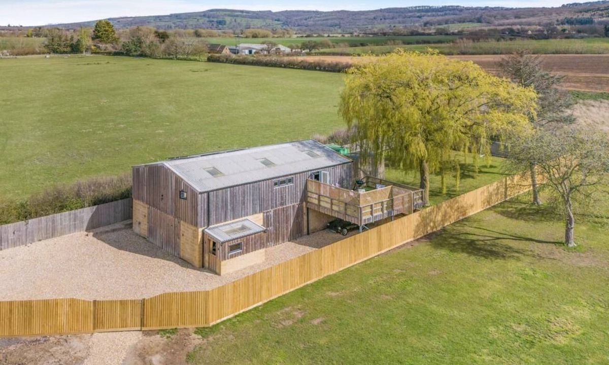 Mangotsfield Apartment | 3 Bed in Winchcombe (oc-b39503)