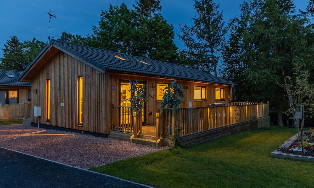 Otterburn Cabin | 3 Bedroom 2 bathroom luxurious lodge with hot tub in stunning Northumberland