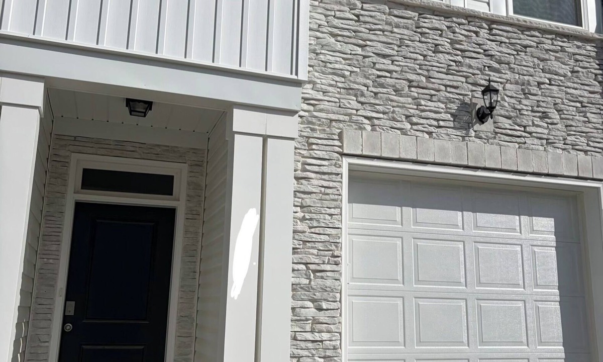 Zebulon House | 3-bedroom, 4 beds, townhome in wonderful Zebulon with Playground!