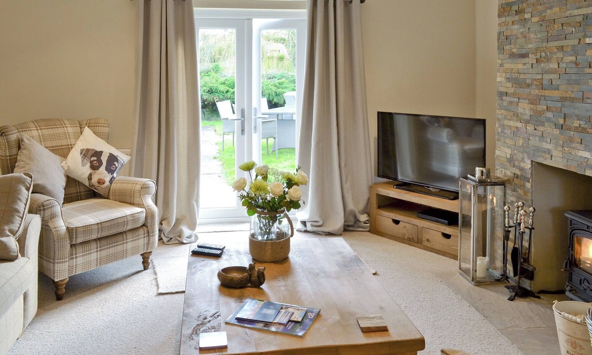 Potter Brompton Cottage | 3 bedroom accommodation in Foxholes, near Scarborough