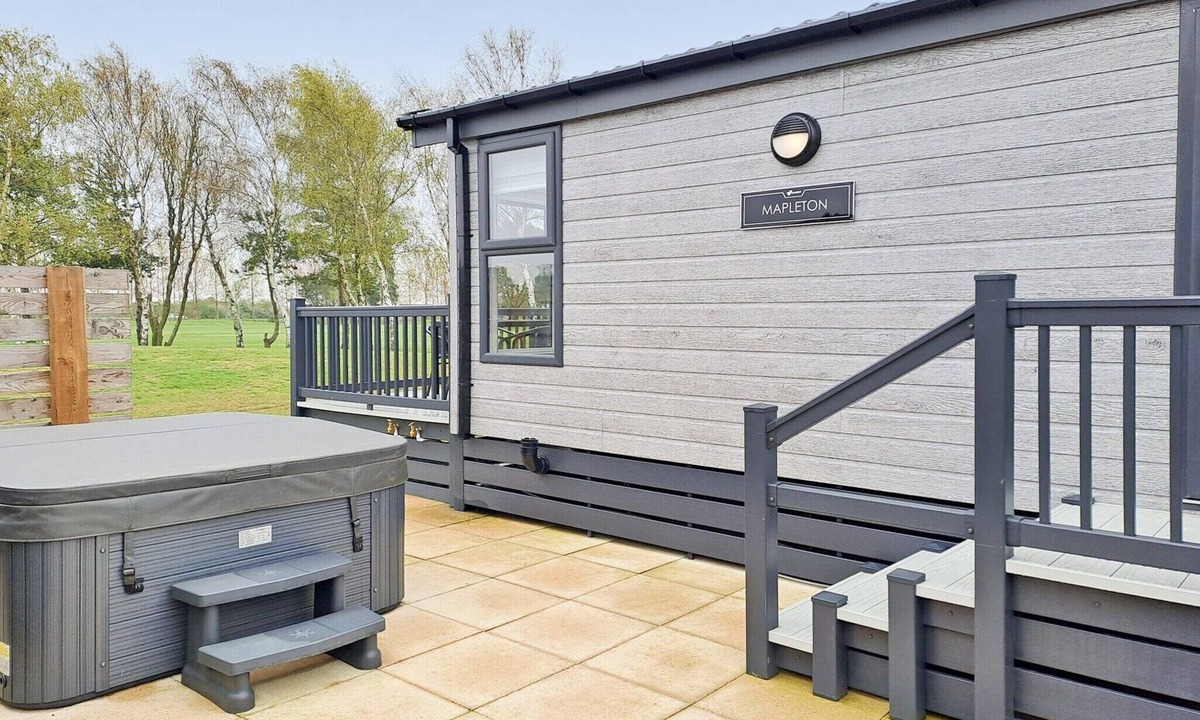 Addlethorpe Cabin | 3 bedroom accommodation in Addlethorpe